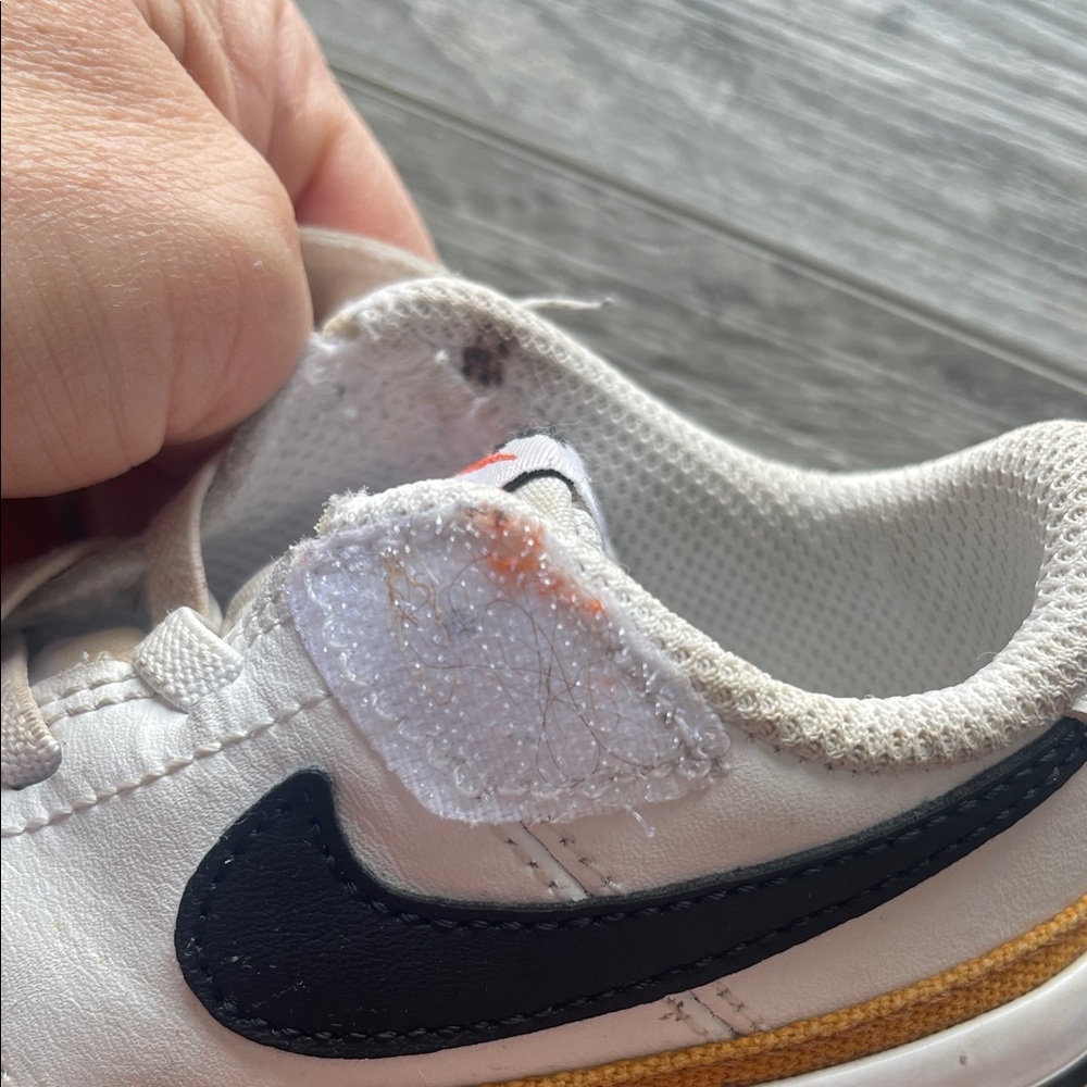 Nike Kids White and Tan Sneakers - Picture 9 of 10